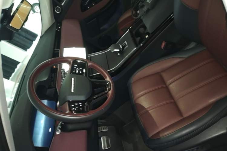 Used Land Rover Range Evoque 2024 Aurora L 249 PS Prestige Light-Chasing Edition
