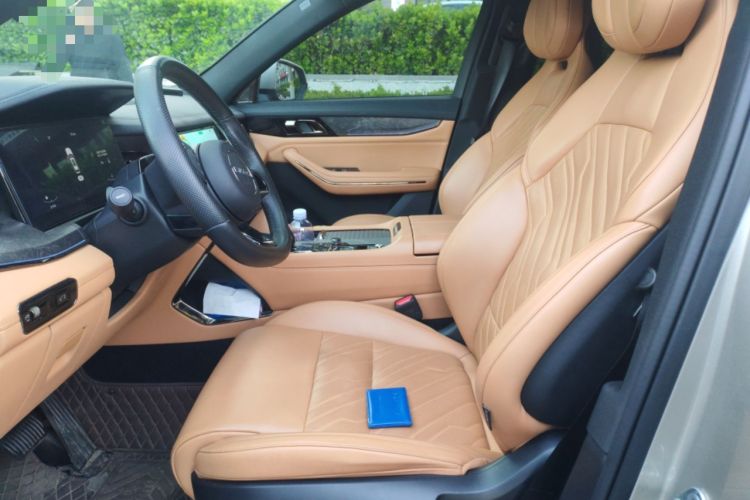 Used Lynk & Co 09 2021 2.0T Halo Six-Seater