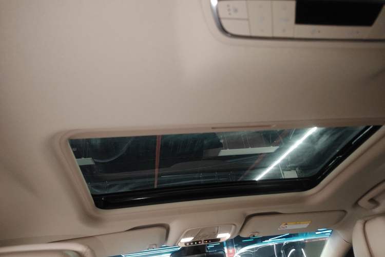 Used Buick GL8 2022 ES Landtrek 653T Luxury Edition
