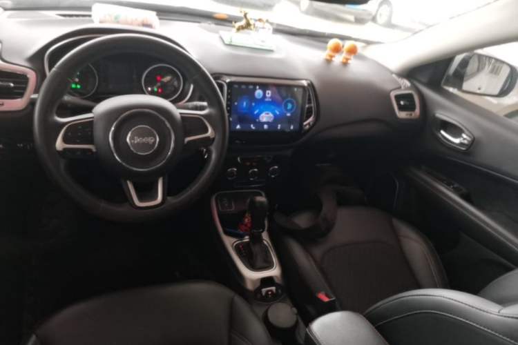 Used Jeep Compass 2017 200T Automatic Enjoyment Version Center Console