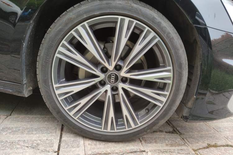 Used Audi A6L 2024 40 TFSI Luxury Dynamic Edition Right Front Wheel Hub