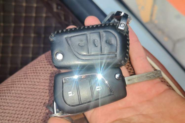 Used Toyota RAV4 2015 2.0L CVT Two-Wheel Drive Fashion Edition
