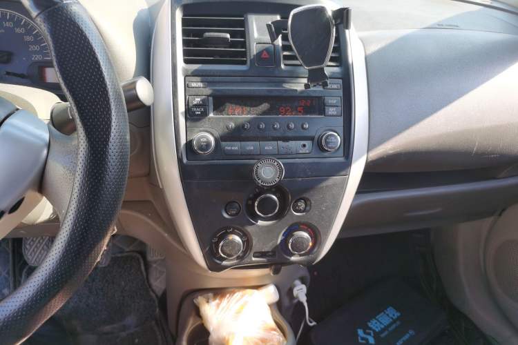 Used Nissan Sunny 2015 1.5XE Manual Comfort Edition
