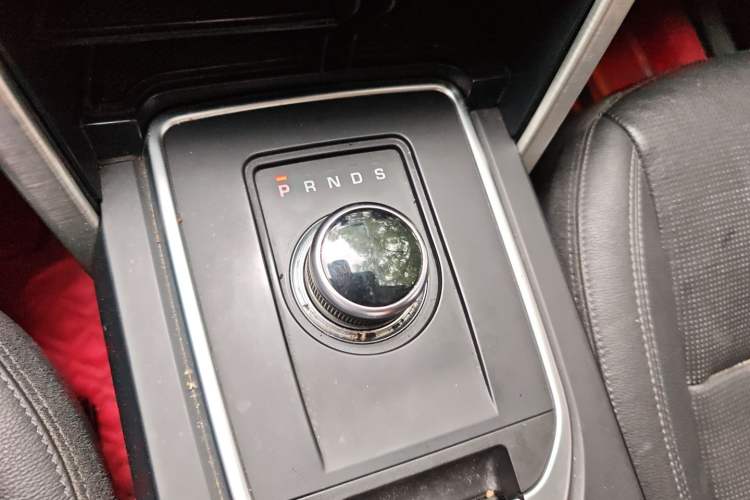 Used Land Rover Discovery Sport 2019 240 PS SE Version China VI Standard
