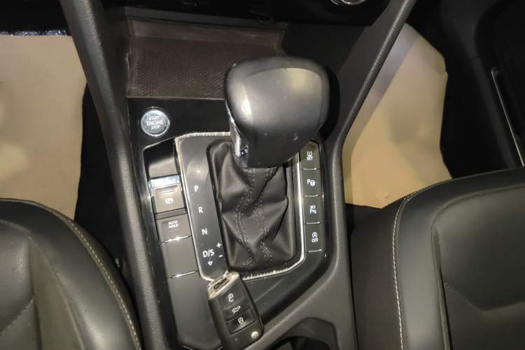 Used Volkswagen Tiguan L 2021 330TSI Automatic Two-Wheel Drive R-Line Enhanced Edition
