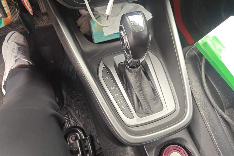 Used Ford Escort 2017 Happiness Edition 1.5L Automatic Fashion Version Gear Lever