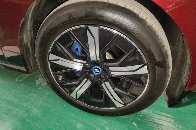 Used BMW iX 2022 xDrive40 Right Front Wheel Hub