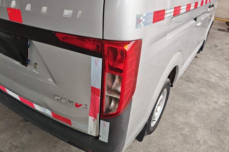 Used CHANGAN KUAYUE Xing V3 2022 1.5L Gasoline Standard Model 2-Seat Van JL473QH Exterior 3