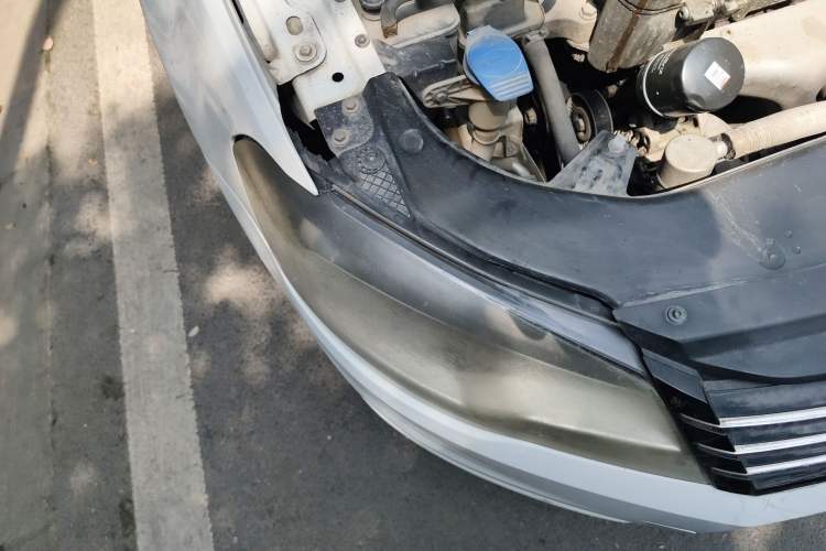 Used Volkswagen Bora 2014 1.6L Manual Comfort Model Right Front Headlight