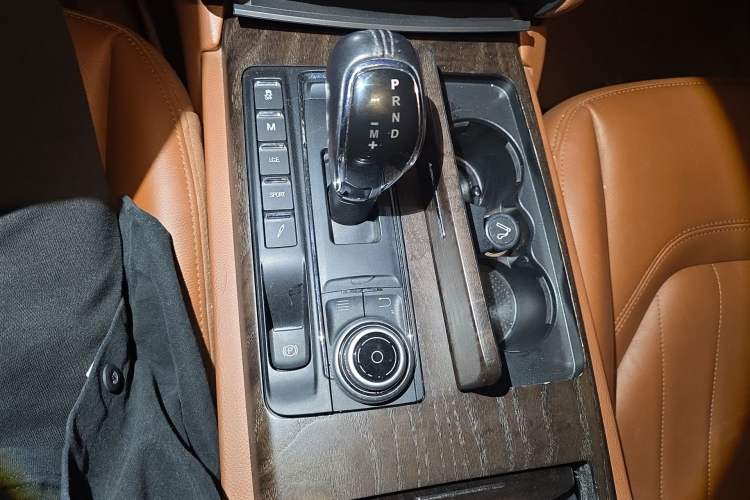 Used Maserati President 2018 3.0T Standard Edition Gear Lever