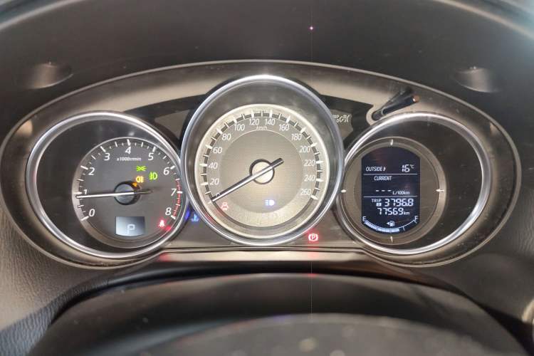 Used Mazda CX-5 2015 2.0L Automatic Two-Wheel Drive Urban Version
