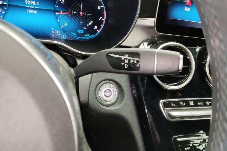 Used Mercedes-Benz C-Class 2020 Restyled C 260 Sport Edition Gear Lever