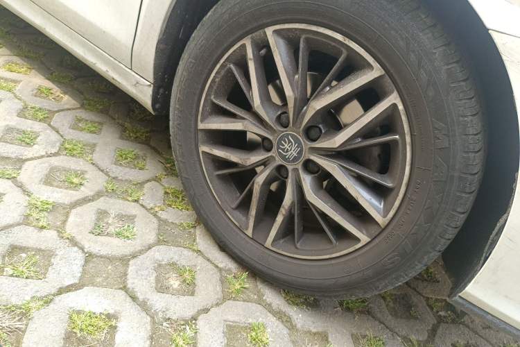 Used BYD Qin Pro New Energy 2019 EV Super Edition High-Power Long-Range Smart-Connected Cutting-Edge Model Right Front Wheel Hub