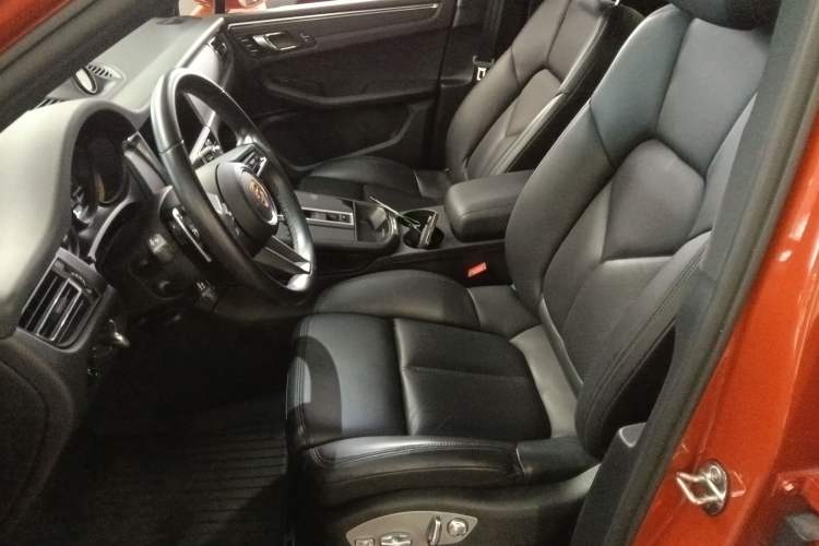 Used Porsche Macan 2022 Macan 2.0T Left Front Seat