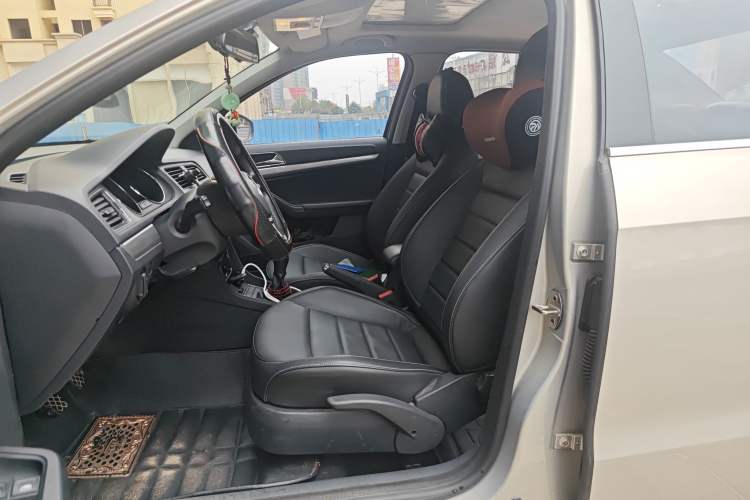 Used Volkswagen Lavida 2017 1.6L Manual Comfort Edition
