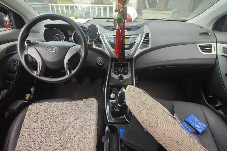 Used Hyundai Elantra (5th Generation / Langdong) 2012 1.6L Manual Leading Model