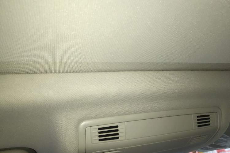 Used Volkswagen Tharu 2023 300TSI Two-Wheel-Drive Full Moon Edition Headliner