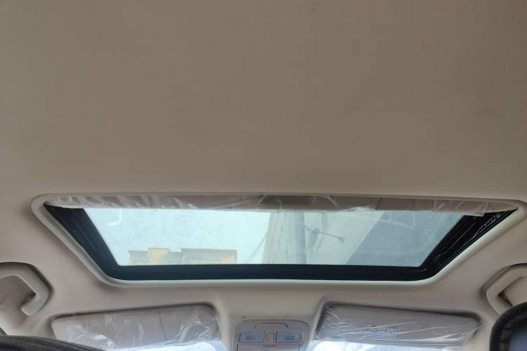 Used Yema T70 2016 Upgraded Model 1.5T Manual Luxury Version Headliner