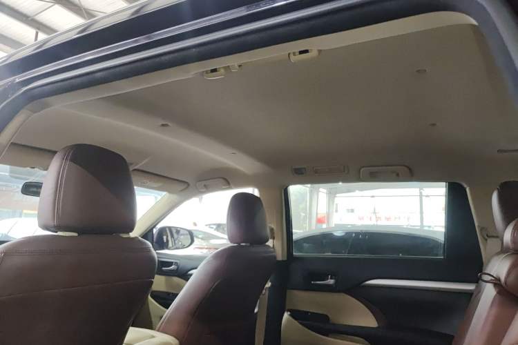 Used Toyota Highlander 2015 2.0T Four-Wheel Drive Elite Edition 7-Seater
