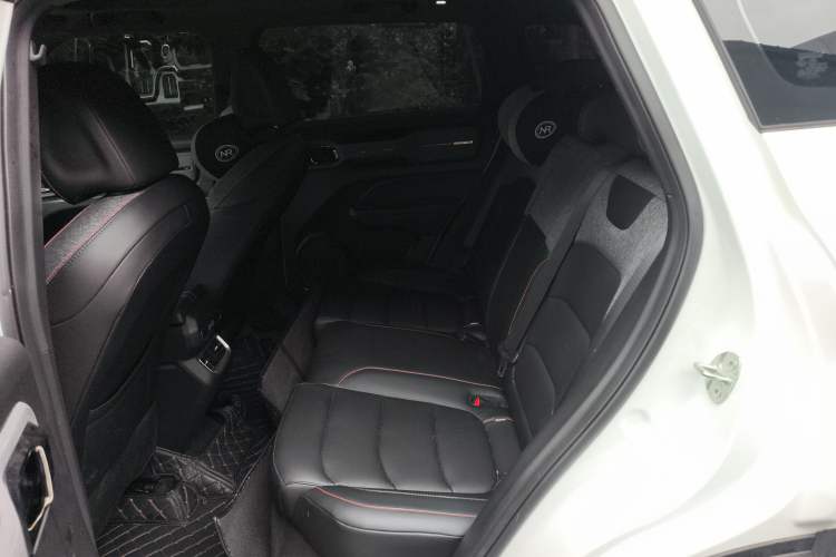 Used Geely Auto Cowboy 2025 1.5TD Trendy Play Edition Interior 4