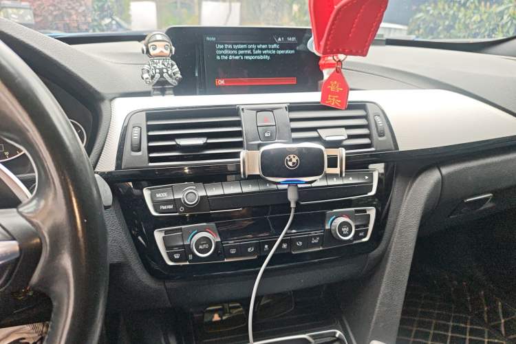 Used BMW 3 Series GT 2018 320i M Sport Edition Audio And AC Panel