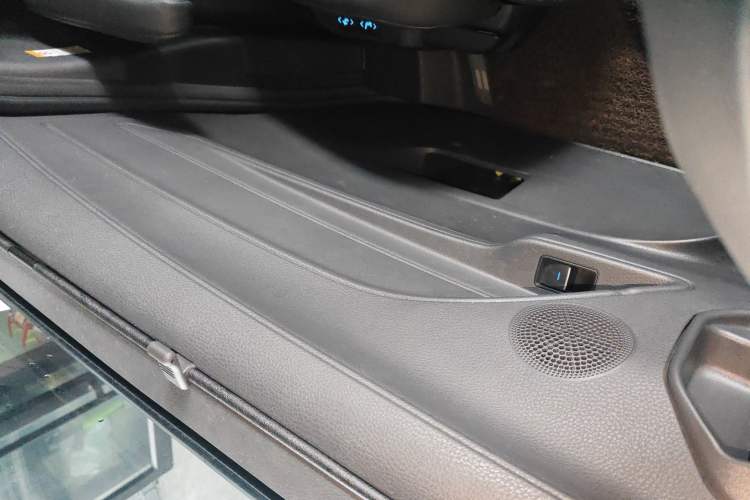 Used Toyota Sienna 2021 2.5L Hybrid Platinum Edition