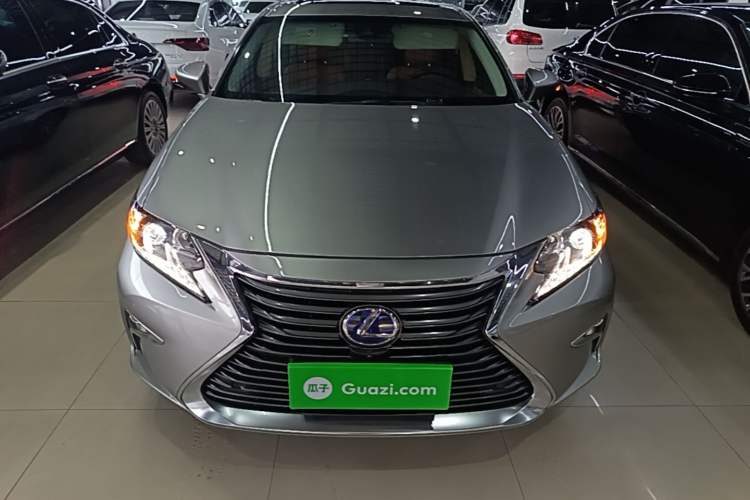 Used Lexus ES 2015 300h Comfort Edition