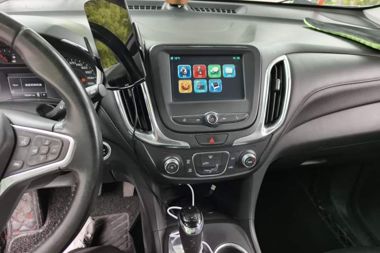 Used Chevrolet Equinox 2019 535T Automatic Chijie Edition China V Standard Audio And AC Panel