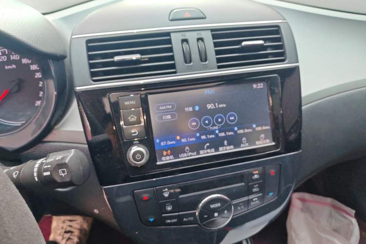 Used Nissan Tiida 2011 1.6T M-CVT Dynamic Edition Audio And AC Panel