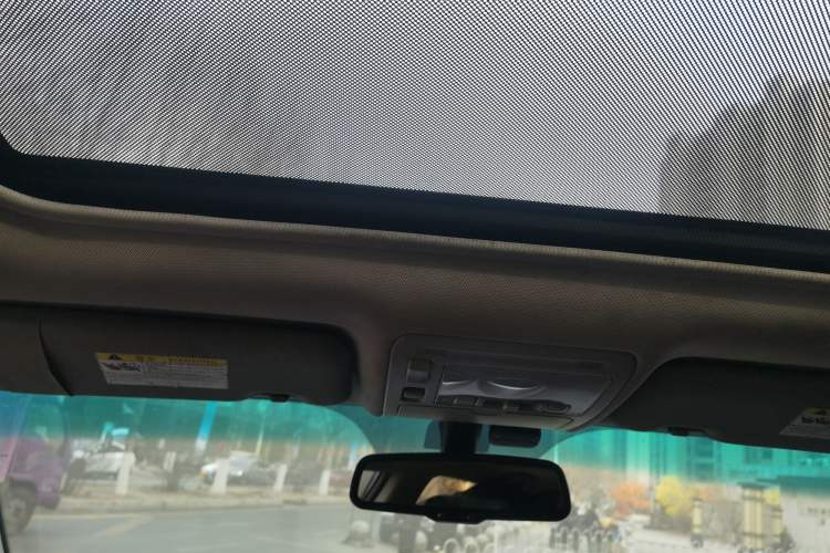 Used BYD S7 2015 2.0T Automatic Prestige Model Headliner