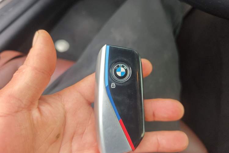 Used BMW 6 Series 2012 640i two-door coupe Vehicle Key