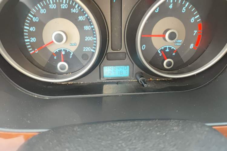 Used Buick Excelle 2011 1.6 LE-AT Odometer Close Up