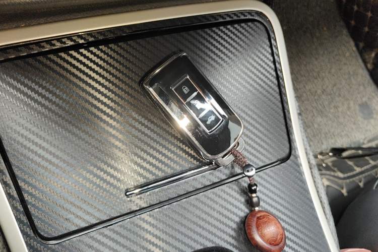 Used Mitsubishi Outlander 2019 2.0L Two-Wheel Drive Comfort Edition 5 Seats China VI Standard
