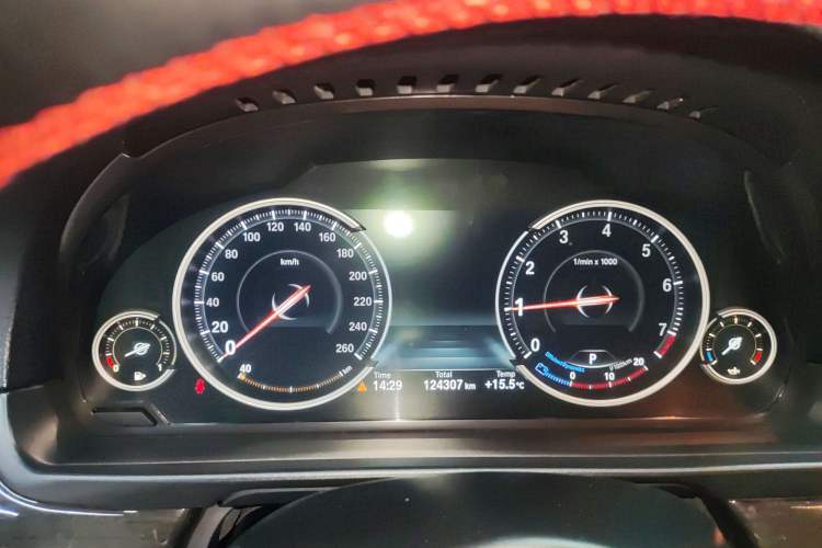 Used BMW 5 Series 2014 525Li Luxury Design Package
