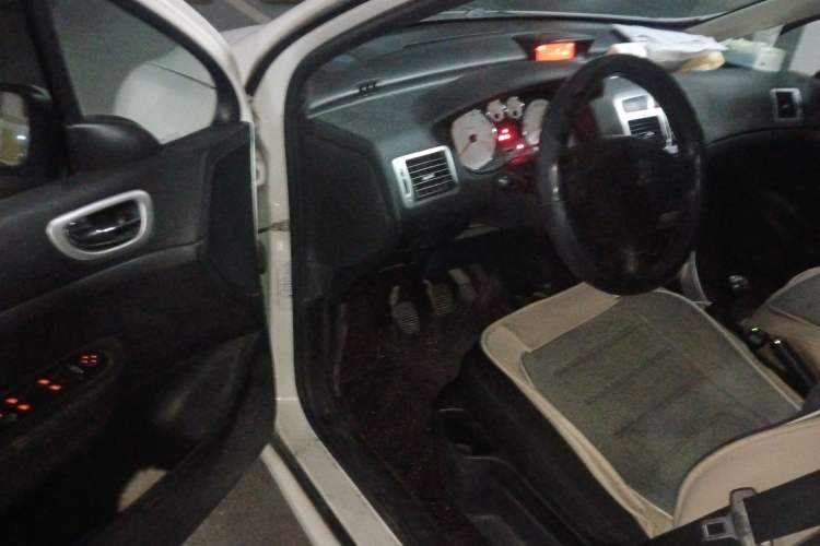 Used Peugeot 307 2012 Hatchback 1.6L Manual Comfort Edition