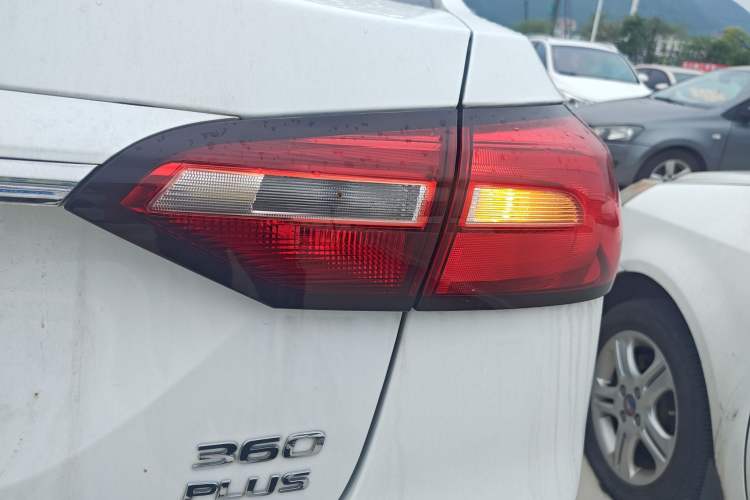 Used Roewe 360 2018 PLUS 1.5L Automatic Luxury Edition
