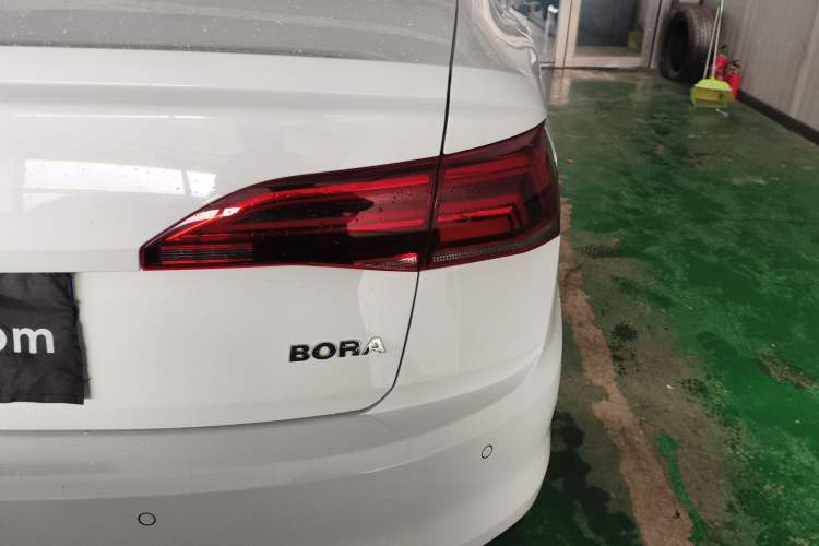 Used Volkswagen Bora 2020 1.5L Manual Fashion Edition
