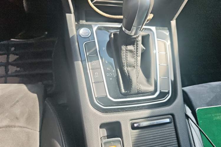 Used Volkswagen Magotan 2017 330TSI DSG Luxury Model
