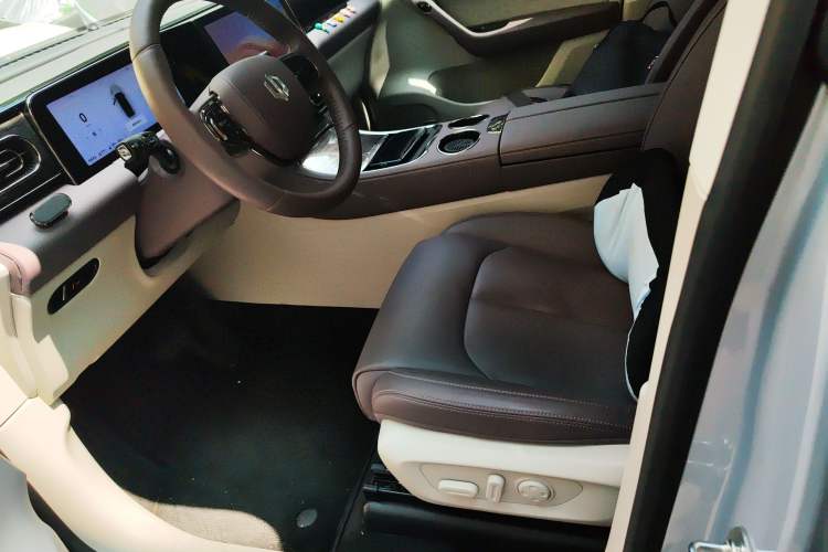 Used Leapmotor C11 2023 Range-Extended 300 Smart Enjoyment Edition
