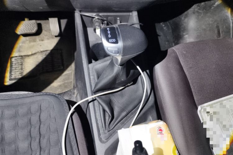 Used CHANGAN KAICHENG Ruixing EM60 2024 260 km Range Liftback Comfort Version 2 Seats 41.86 kWh Gear Lever