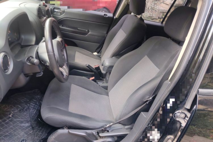 Used Jeep Compass 2014 2.0L two-wheel drive sport version Left Front Seat