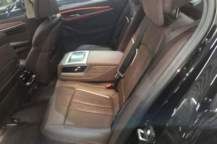 Used BMW 5 Series 2020 530Li Luxury Edition Premium Package Left Rear Seat