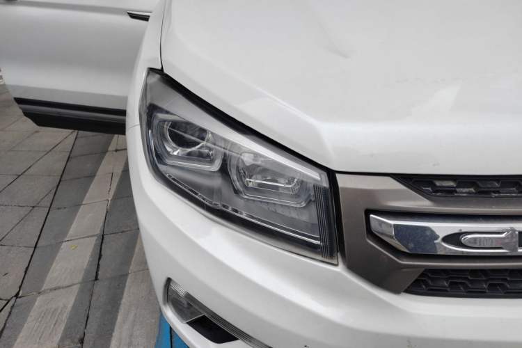 Used CHANGAN CS75 2015 1.8T Automatic 4x4 Prestige Model China V Emission Standard
