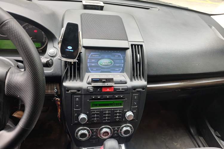 Used Land Rover Freelander 2 2011 2.2T SD4 SE Diesel Edition Audio And AC Panel