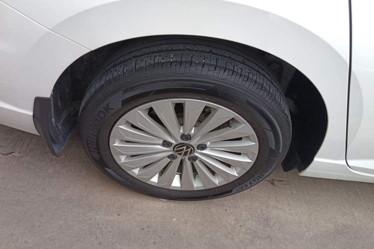 Used Volkswagen Lavida 2021 1.5L Automatic Comfort Edition
