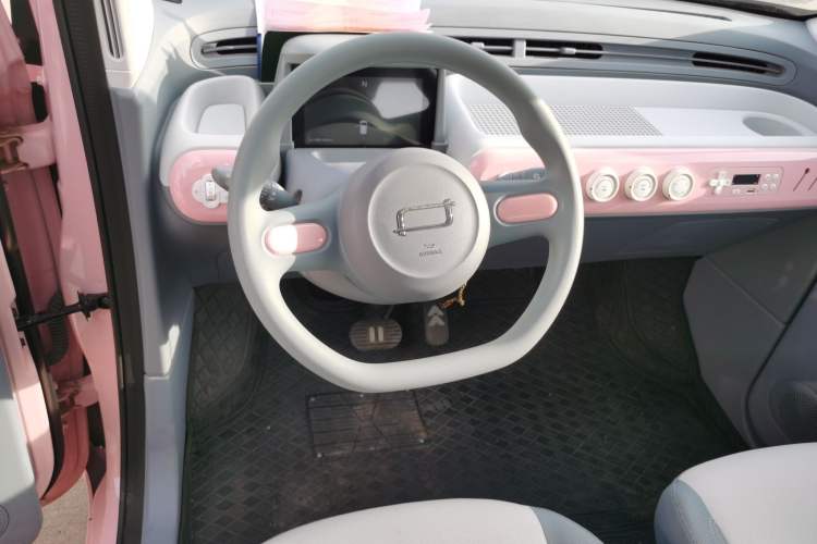 Used Bestune Pony 2024 170km Range Energizing Horse Steering Wheel