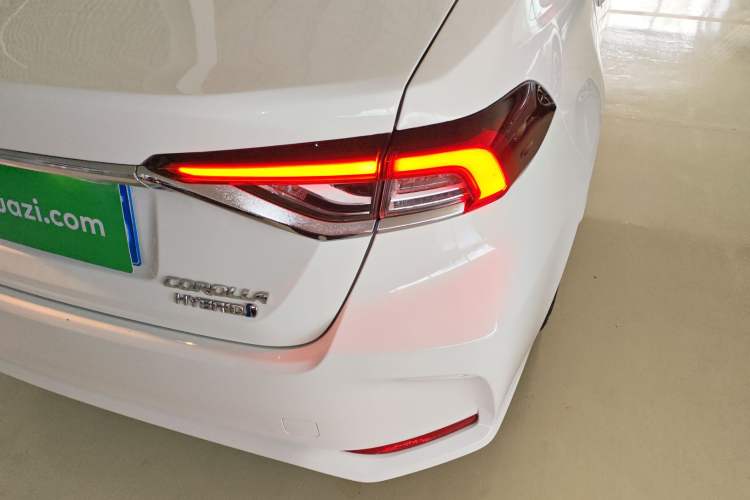 Used Toyota Corolla 2023 1.8L Smart Electric Hybrid Dual-Motor Flagship Edition Right Rear Taillight