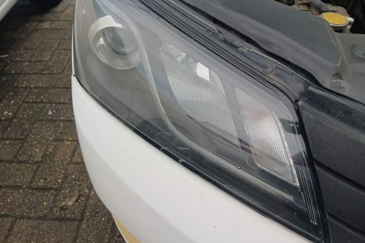 Used Geely Auto Emgrand 2016 Sedan 1.5L Manual Upward Edition Right Front Headlight