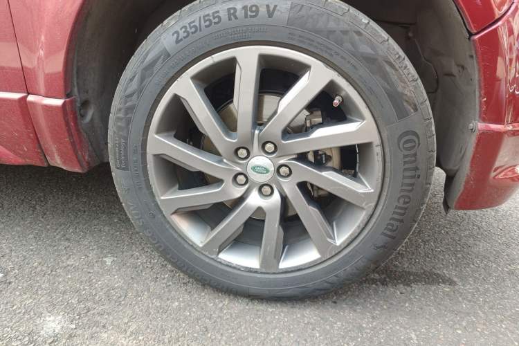 Used Land Rover Freelander 2 2011 3.2L China Red Limited Edition
