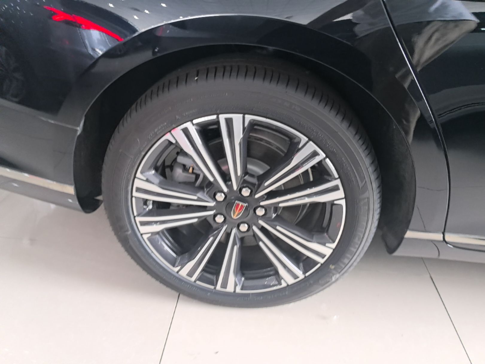 Hongqi H9 2024 2.0T Qichang Private Enjoyment Luxury Edition — снимка 11